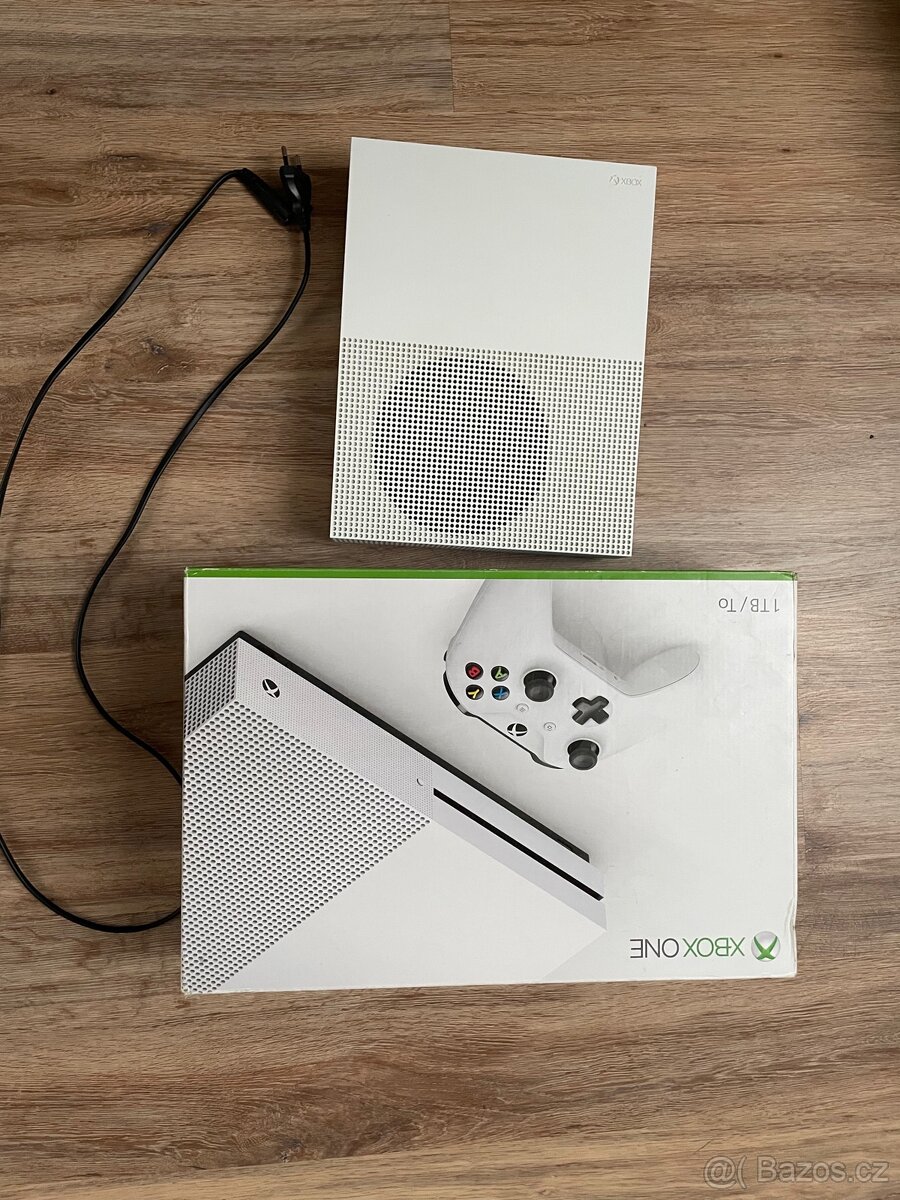 Prodám Xbox one S 1TB+F1 2020