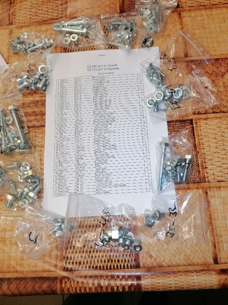Sada šroubů k rámu ČZ 250 477 01 Smolík,ČZ 175 477 00 Sport