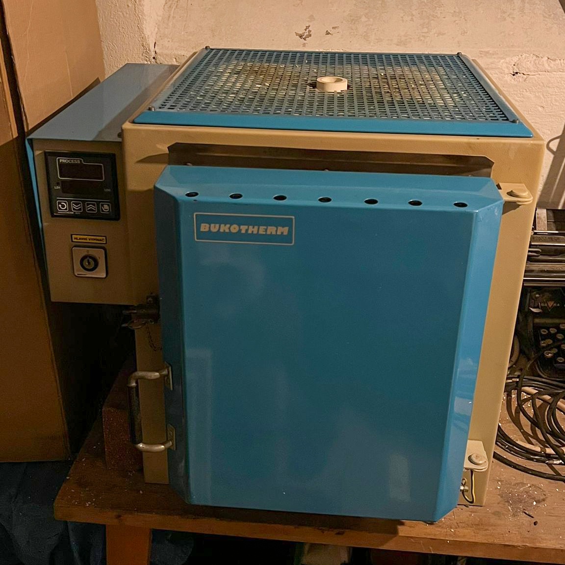 Pec na keramiku BUKOTHERM objem 30 l Mikrotherm 825