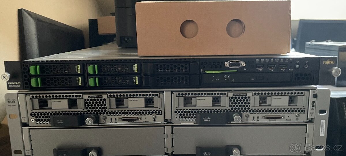 Fujitsu Primergy RX200 S5