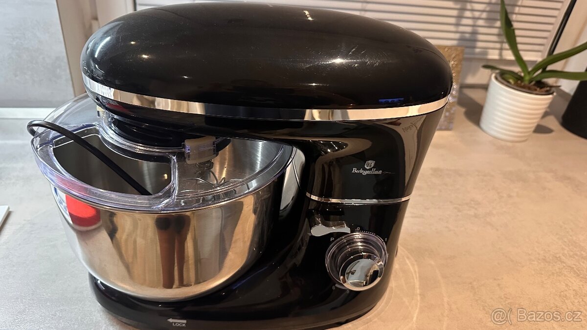 Elektrický robot a domácí pekárna