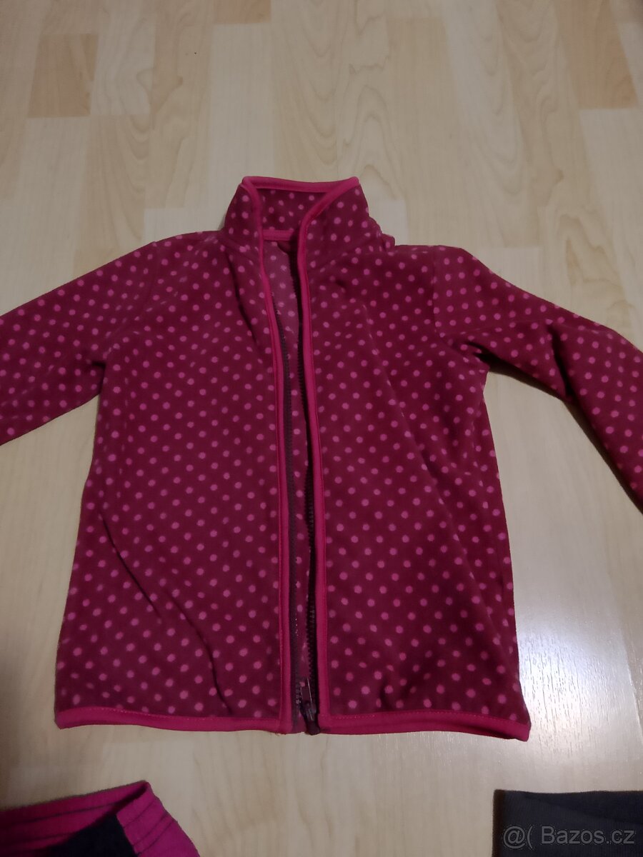 Kalhoty a mikina vel.116