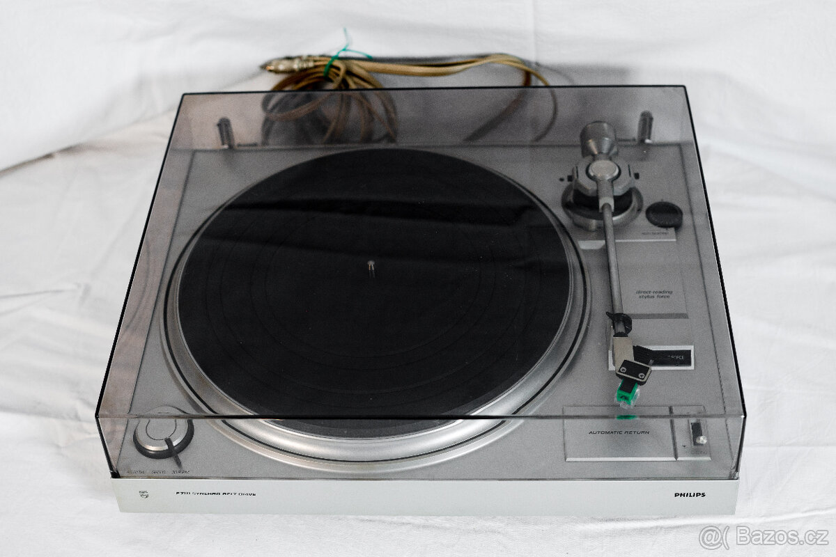 gramofon Philips F 711