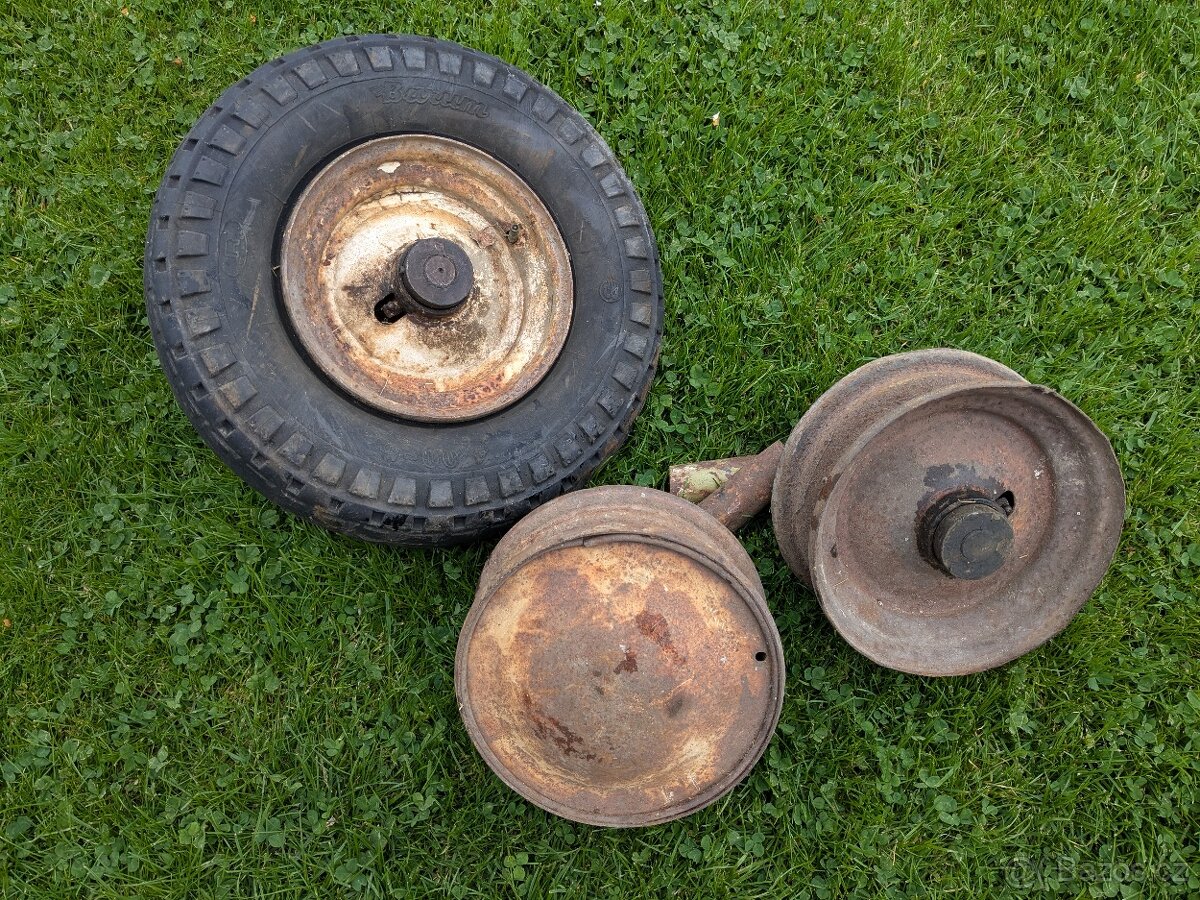 Kola na obraceč na seno