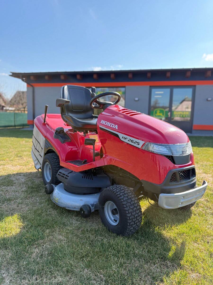 Zahradní traktor HF2625