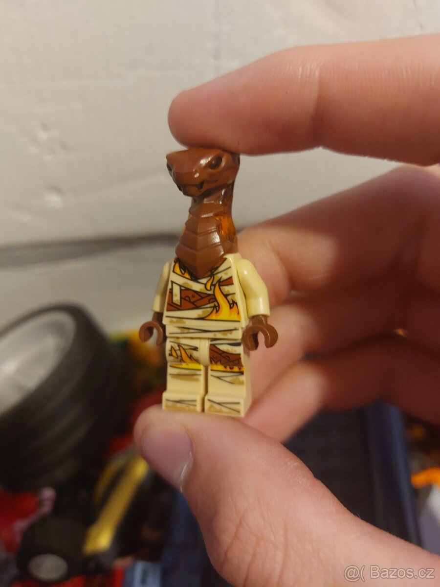 Lego postavička Pyro Whipper
