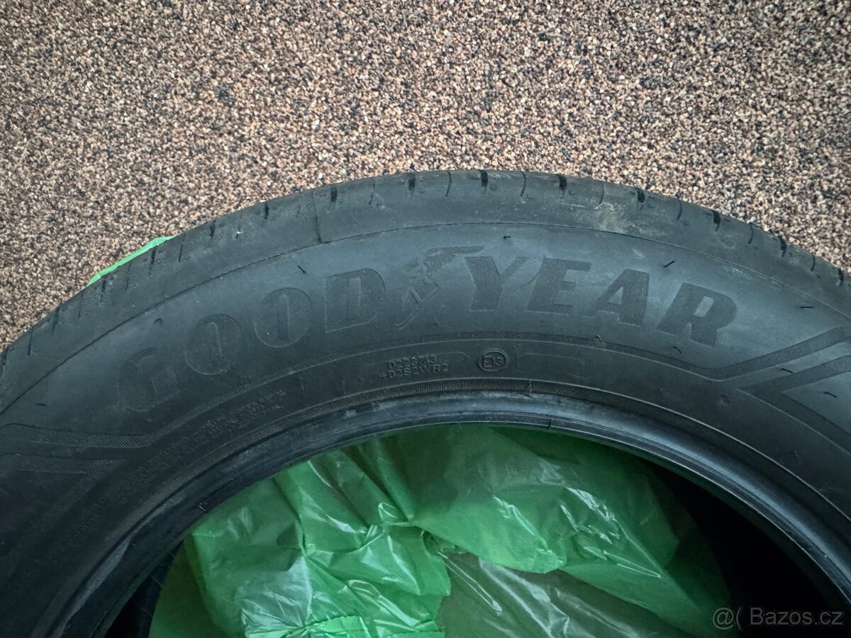 Goodyear Efficientgrip 2 SUV 215/60 R17 106 H Letní nová