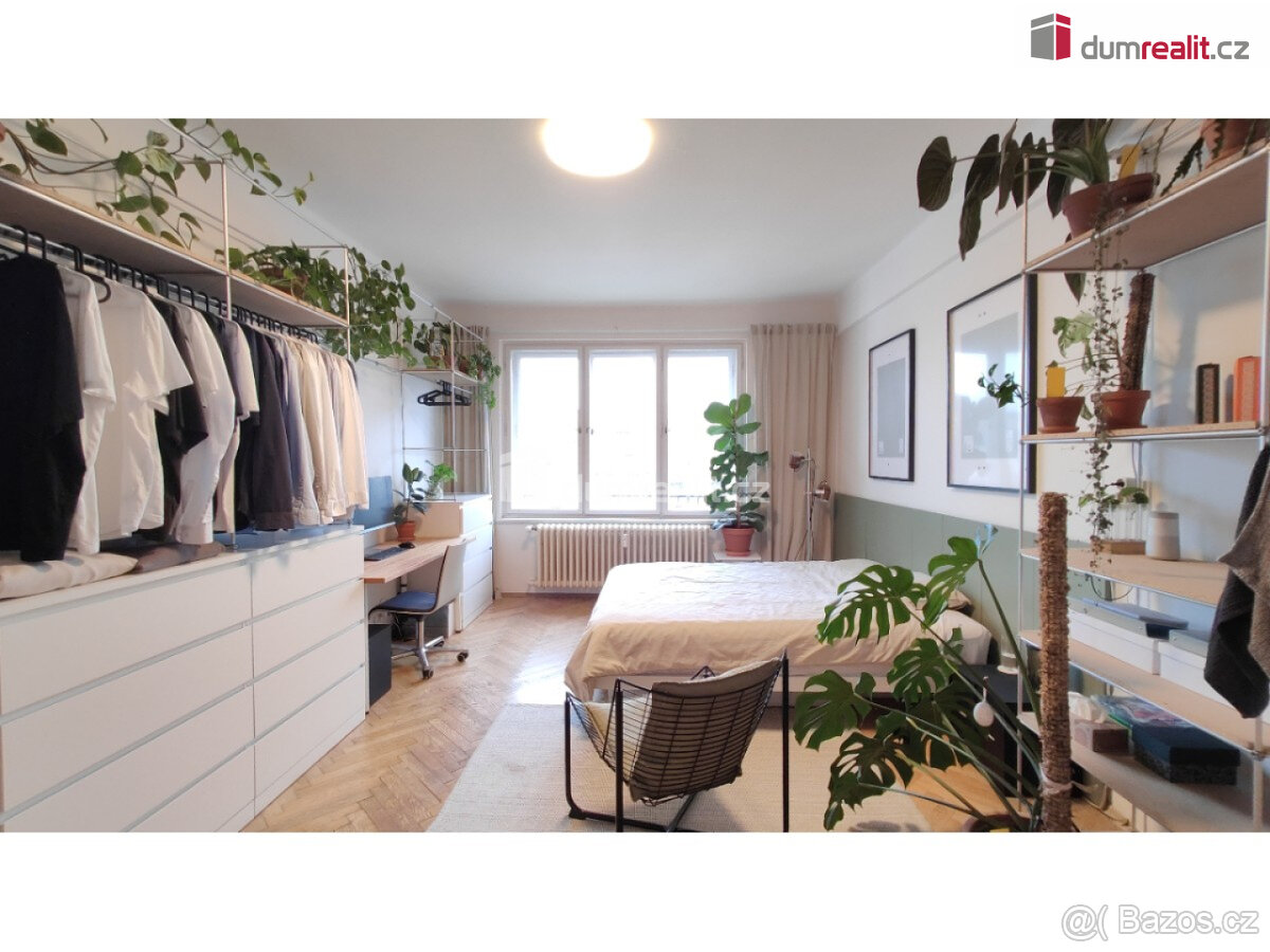 Pronájem světlého 1+kk, 32m2, 5.patro (6NP) s výtahem, atrak