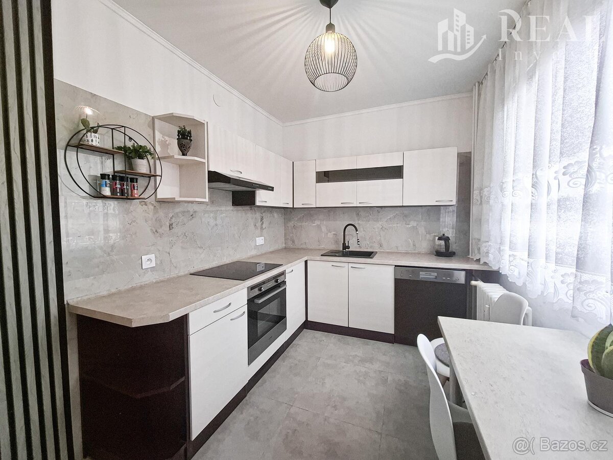 Pronájem byt 2+1, OV, 62 m 2, ul. Holešická, Chomutov.