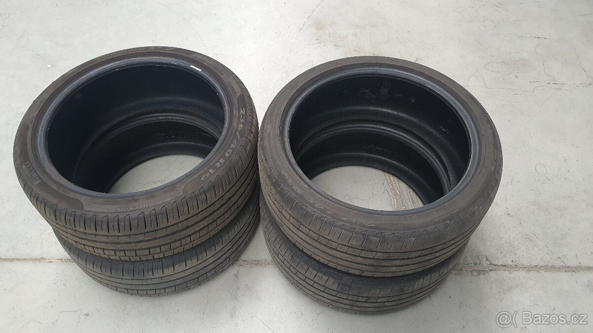 Letní pneu Pirelli Cinturato P7 235/40 R19 96W