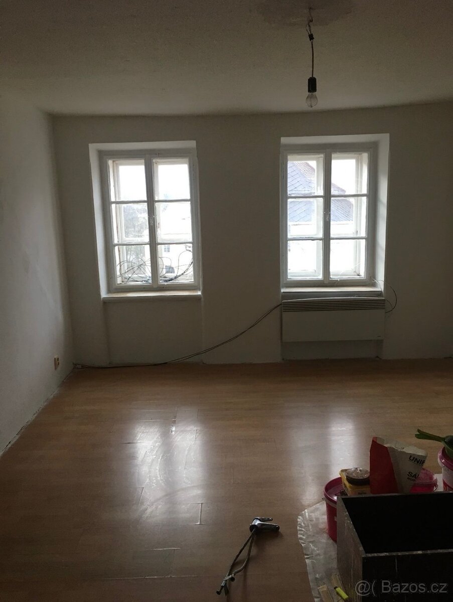 Pronajeme byt 1+kk, o velikoti 56m2 v centru