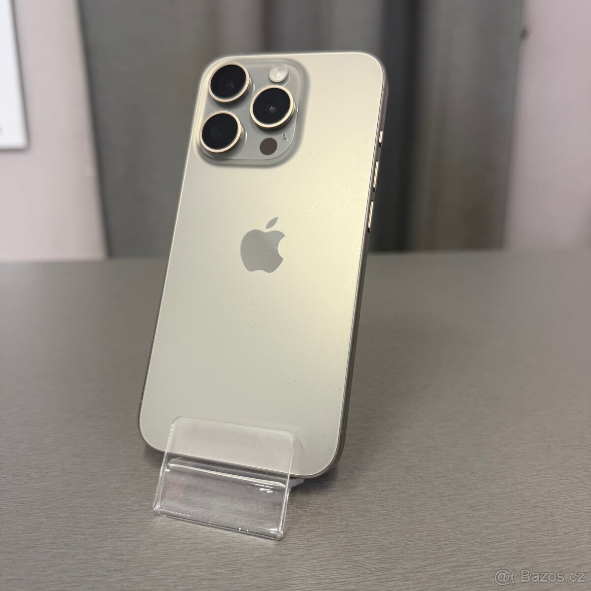 iPhone 15 Pro 256GB natural titan, 98% baterie, rok záruka