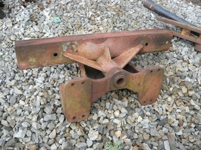 náhradní díl na traktor Zetor, přední náprava