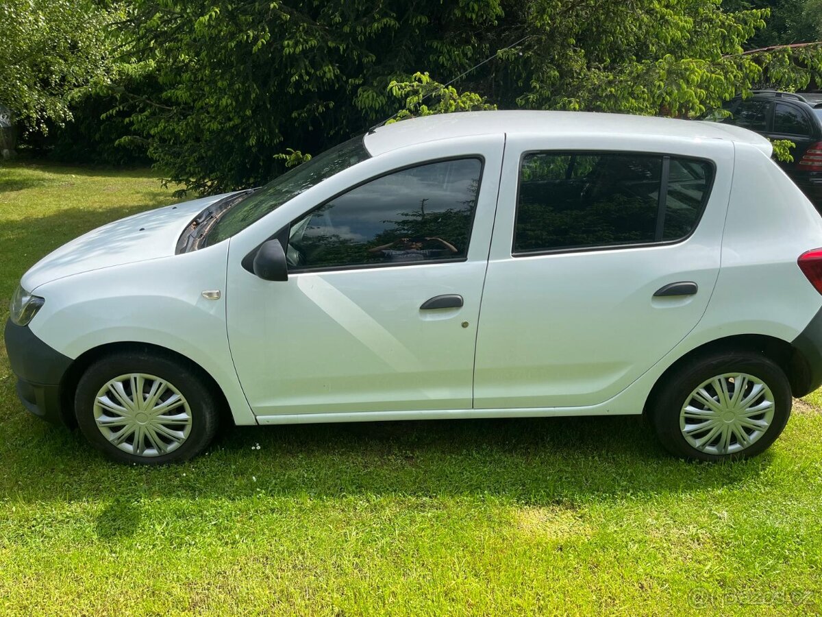 Dacia Sandero 1.2 54KW R.v. 2015 .NOVÁ STK. 2xKlič .