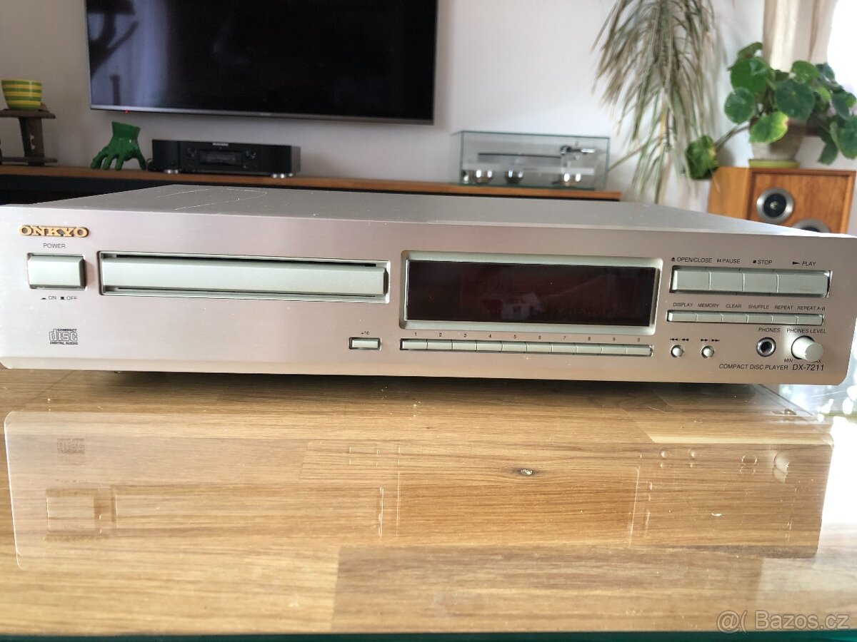 CD přehrávač Onkyo DX-7211
