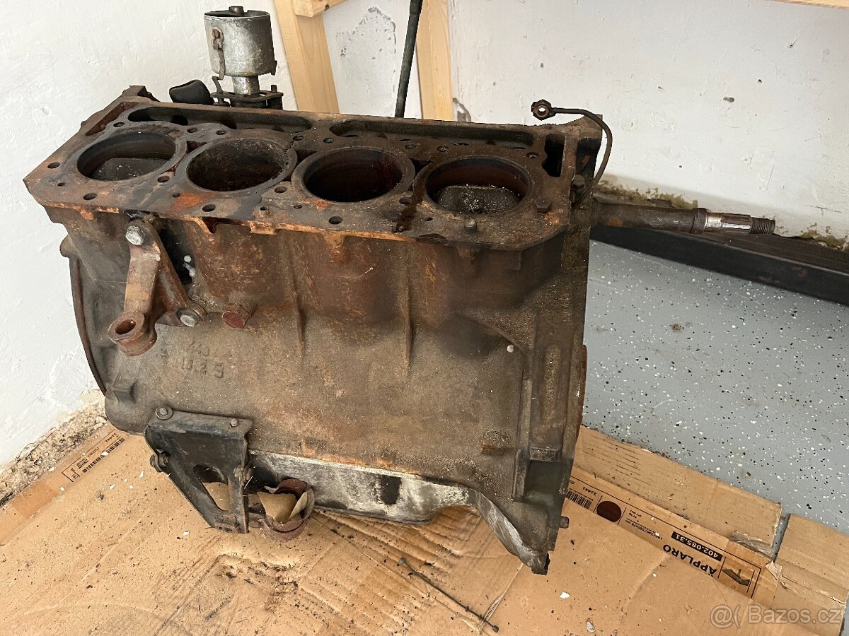 Citroen DS blok motoru, hlava