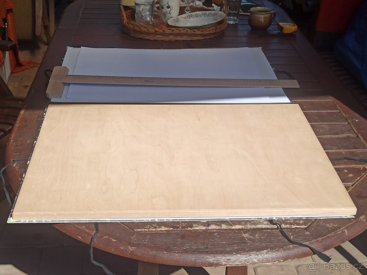Prodám rýsovací desku 50x70cm