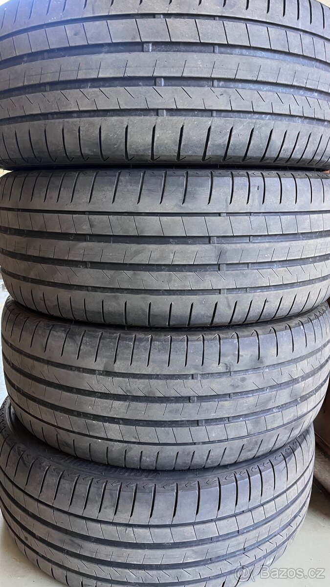 Prodám letní pneumatiky Bridgestone 245/40 R21 100Y