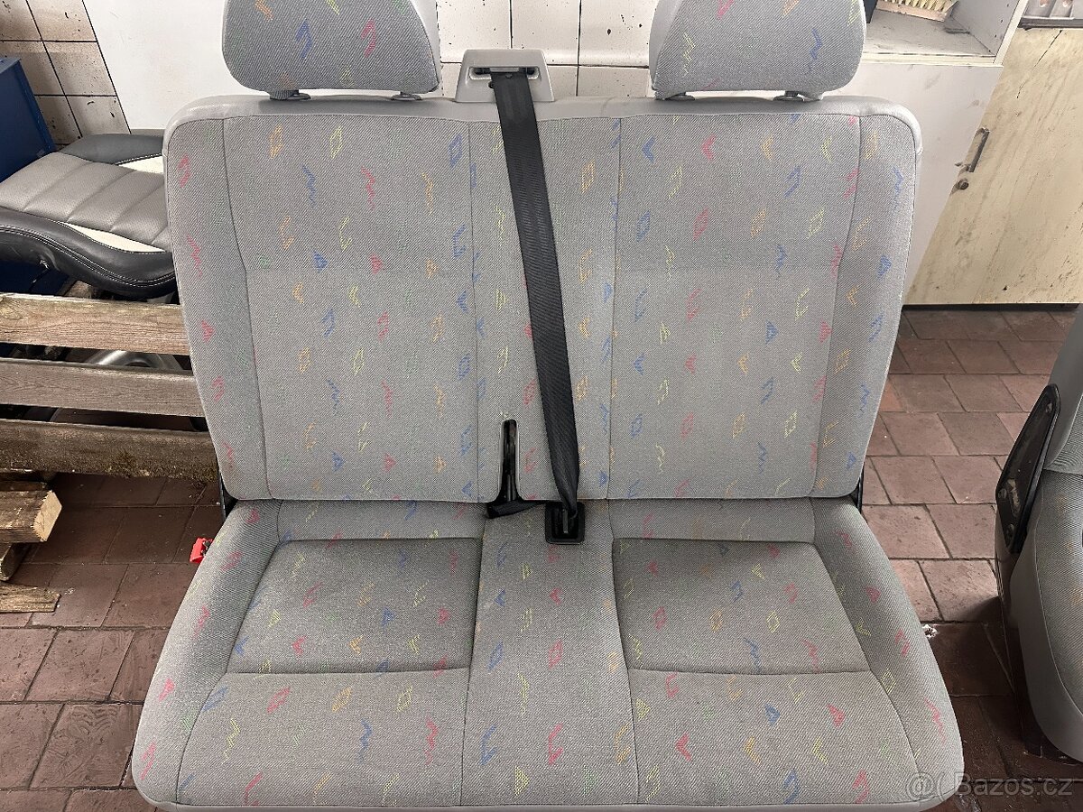 VW T5, T5,1,T6 Transporter Caravelle sedačka druhá řada