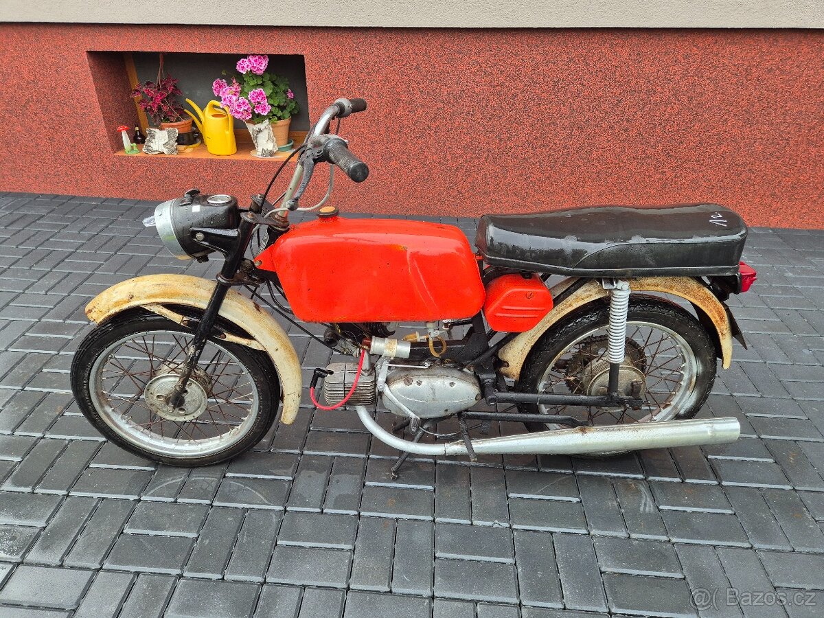 Jawa 23 Mustang bez TP, červený 1.