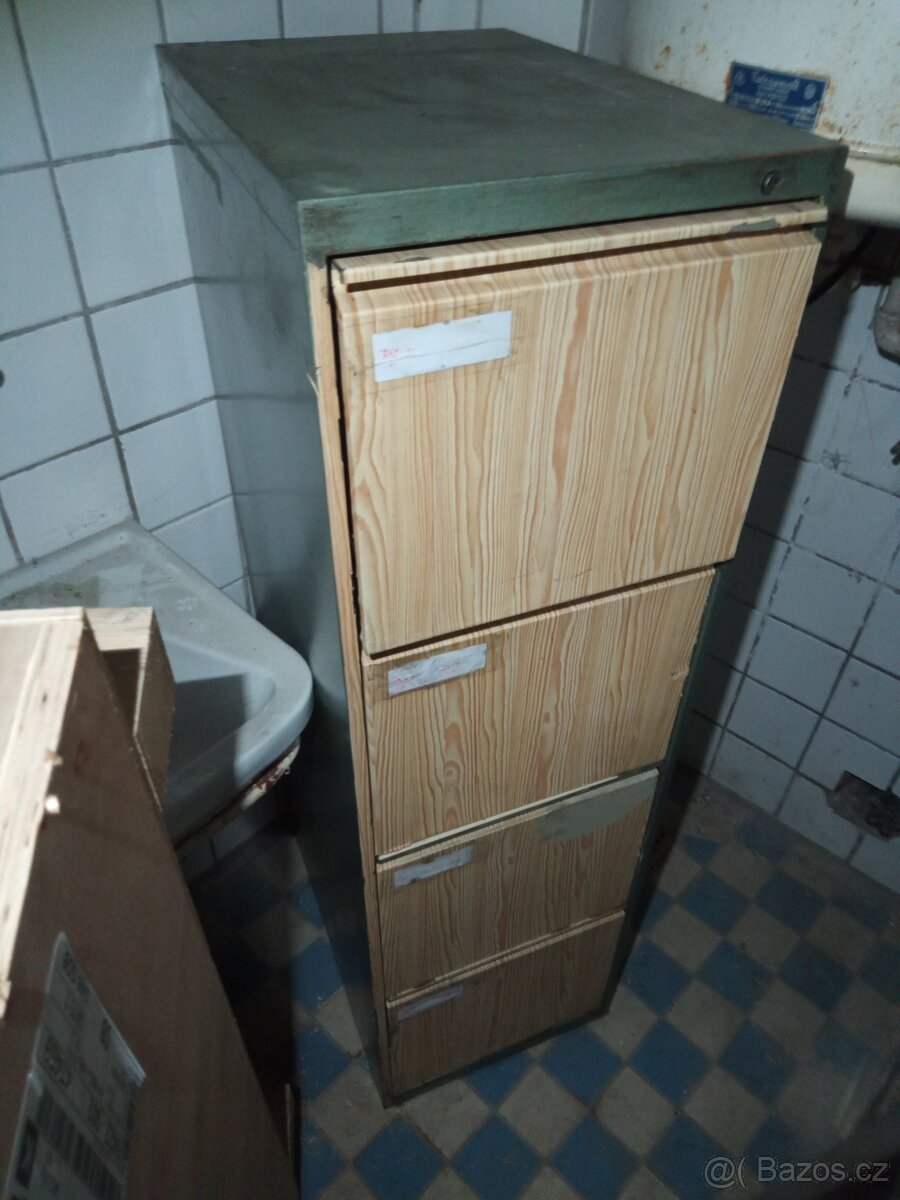 Lékařský kancelářsky pořadač skříň