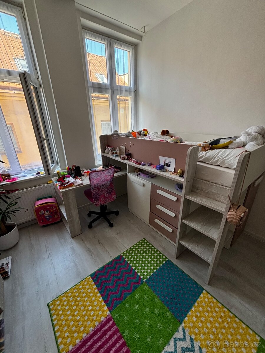 Dětská postel růžová