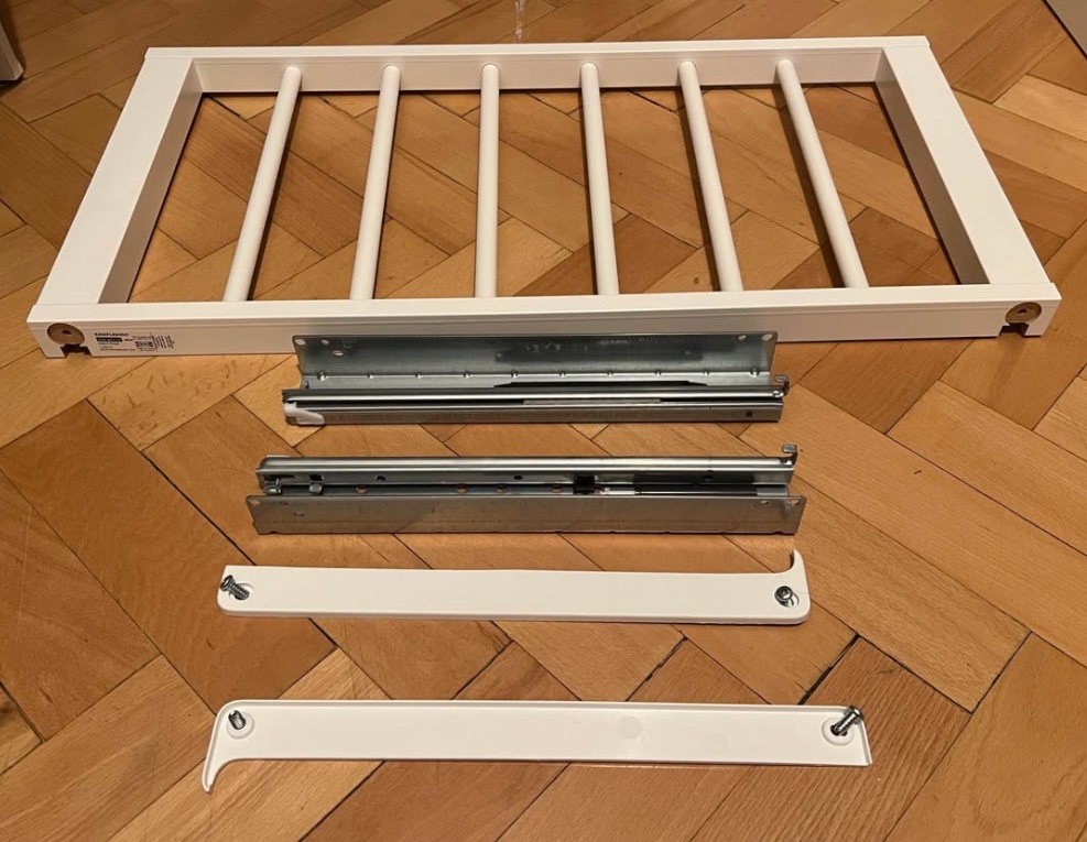 Výsuvný věšák na kalhoty Ikea Pax/Komplement
