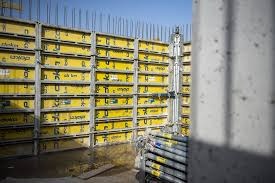 Přijmu/hledám tesaře a pomocné pracovníky