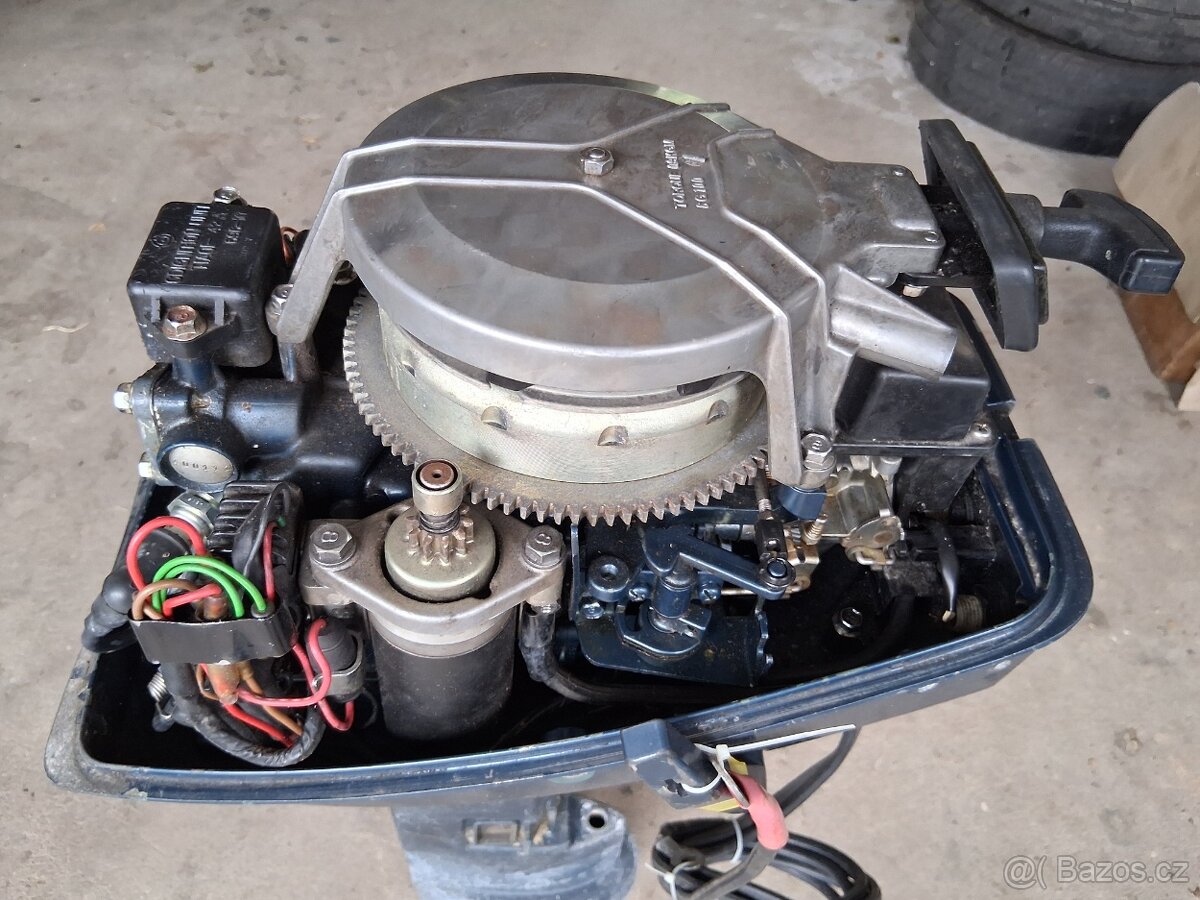 Yamaha 8hp 2x lodní motor.