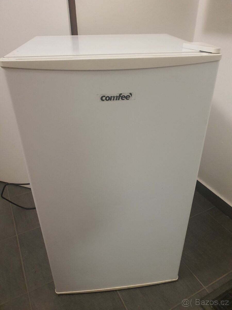 prakticky NOVÁ A++ lednice 85cm dovoz