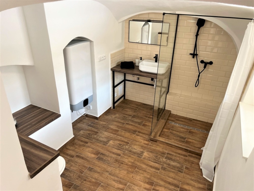 STAVEBNÍ PRÁCE,BRNO a okolí-Rekonstrukce bytů a domů