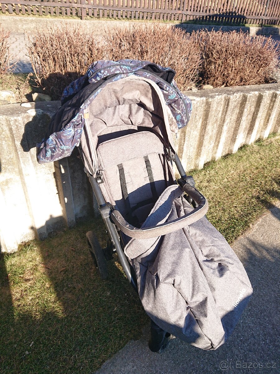Lehký kočárek