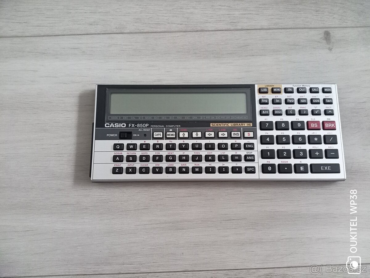 Casio fx 850p s basicem a vědeckou knihovnou