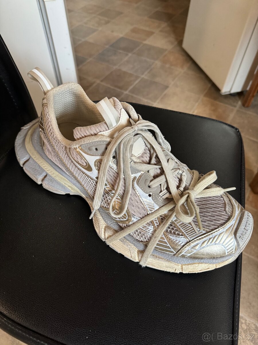 Balenciaga 3 XL