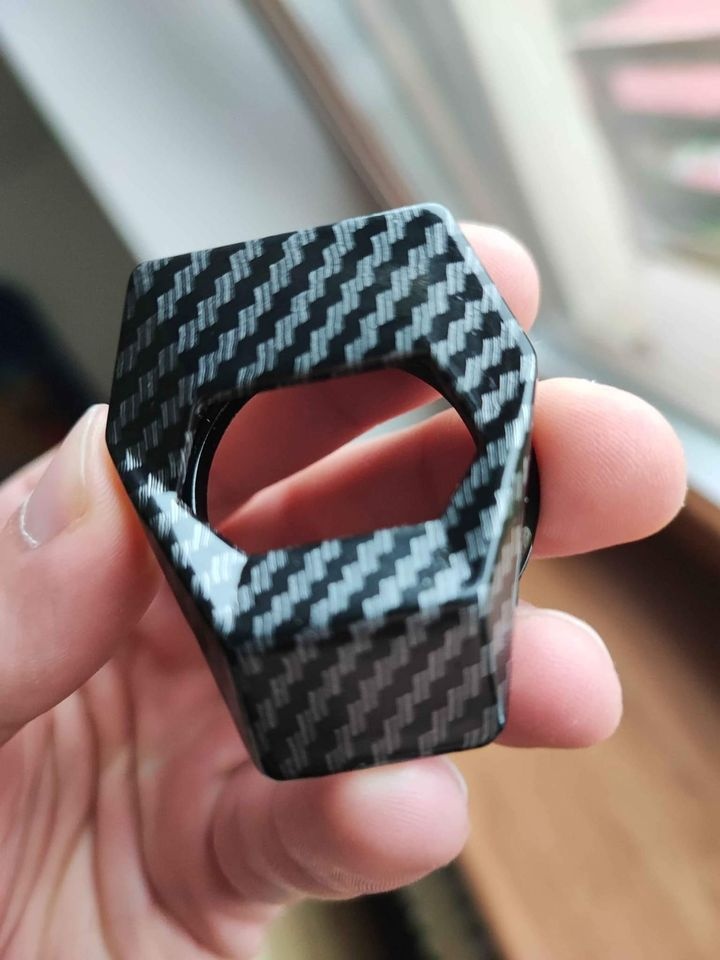 Kryt na tlačítko start karbon