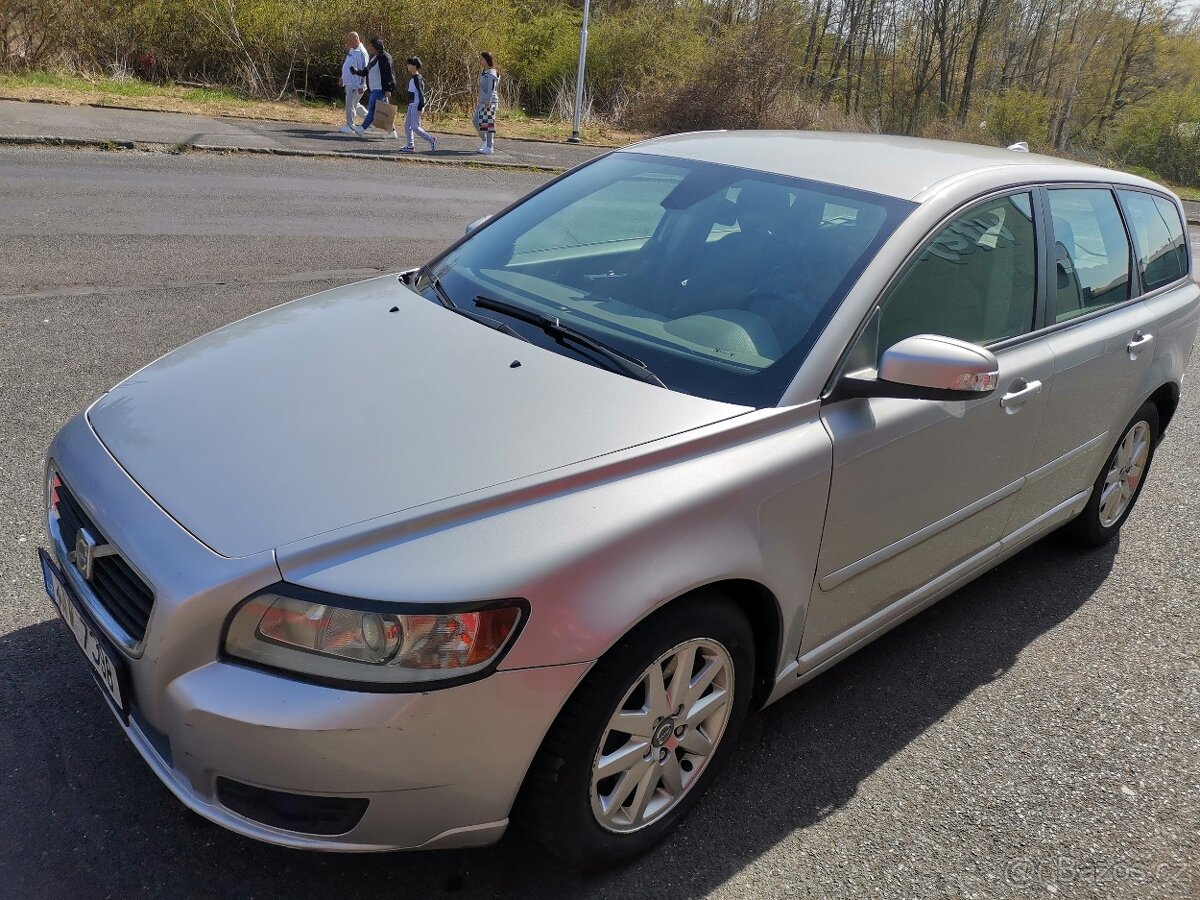 Prodám Volvo V50, 2,0 diesel, rok výroby 2010