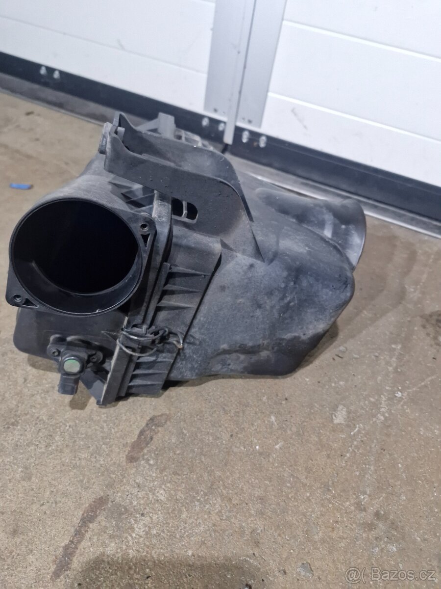 filtr box z Chrysler 300c LX 3.0crd 160kw
