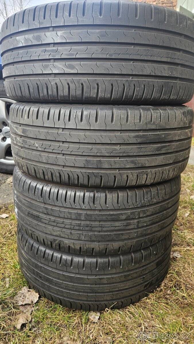 Sada letních pneu rozměr 215/45/17 značka Continental