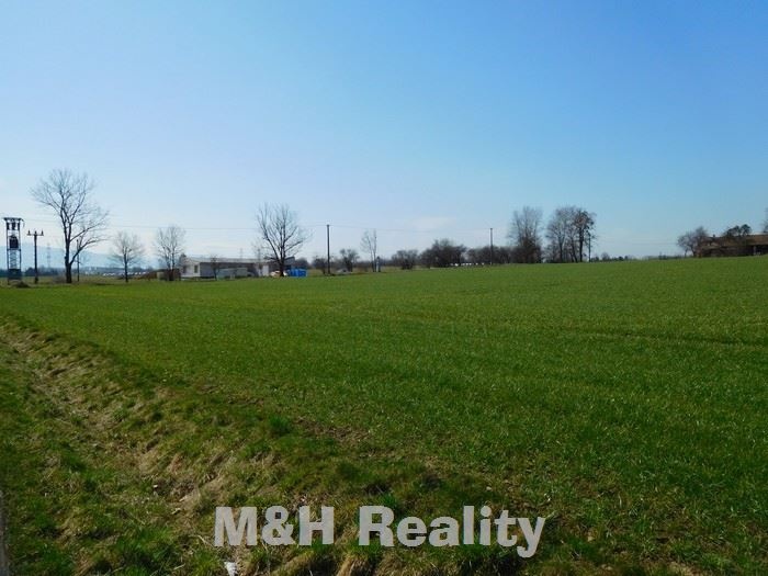 Prodej pozemku 1364m2 v obci Lučina