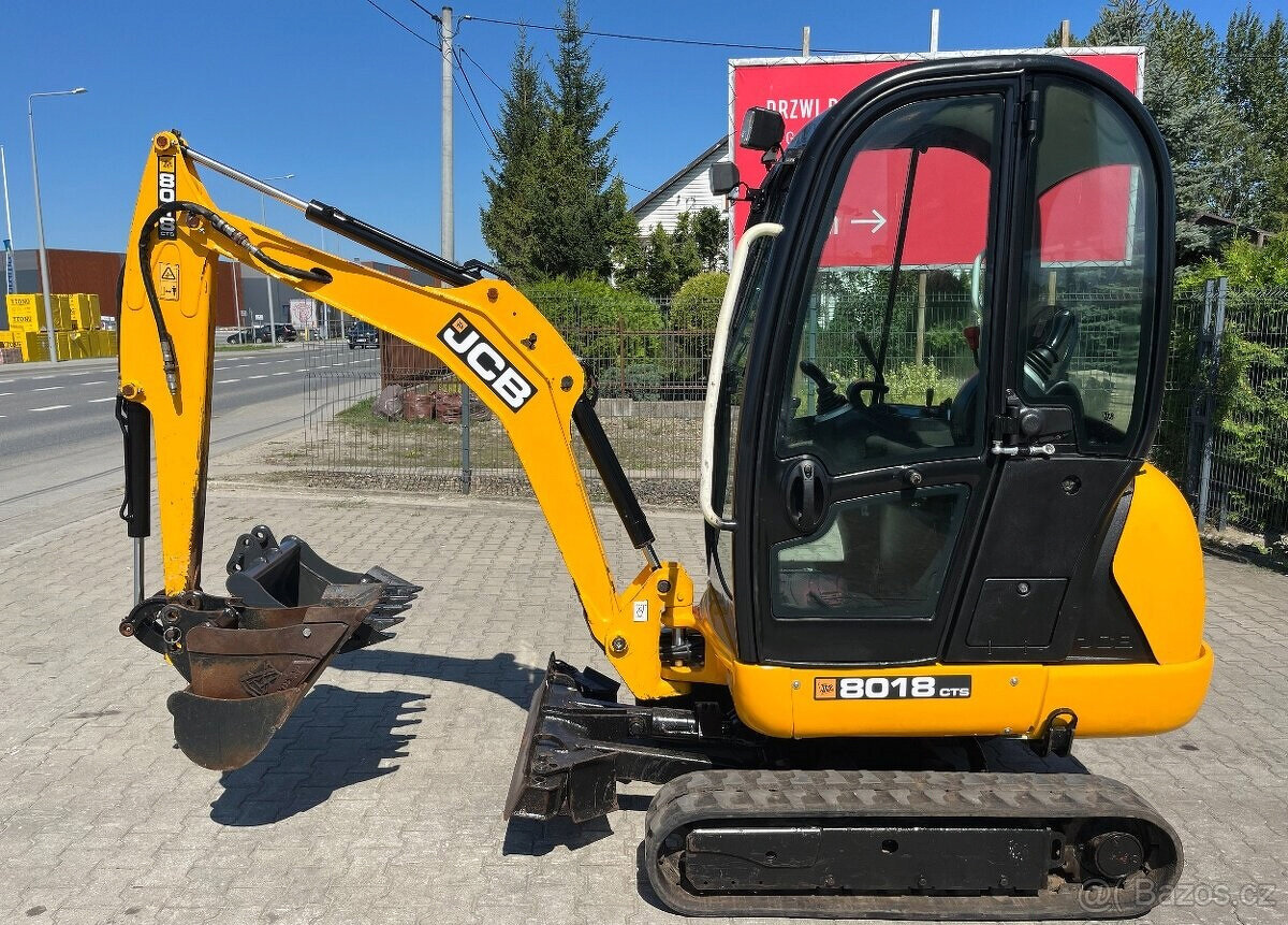 Mini rýpadlo JCB 8018