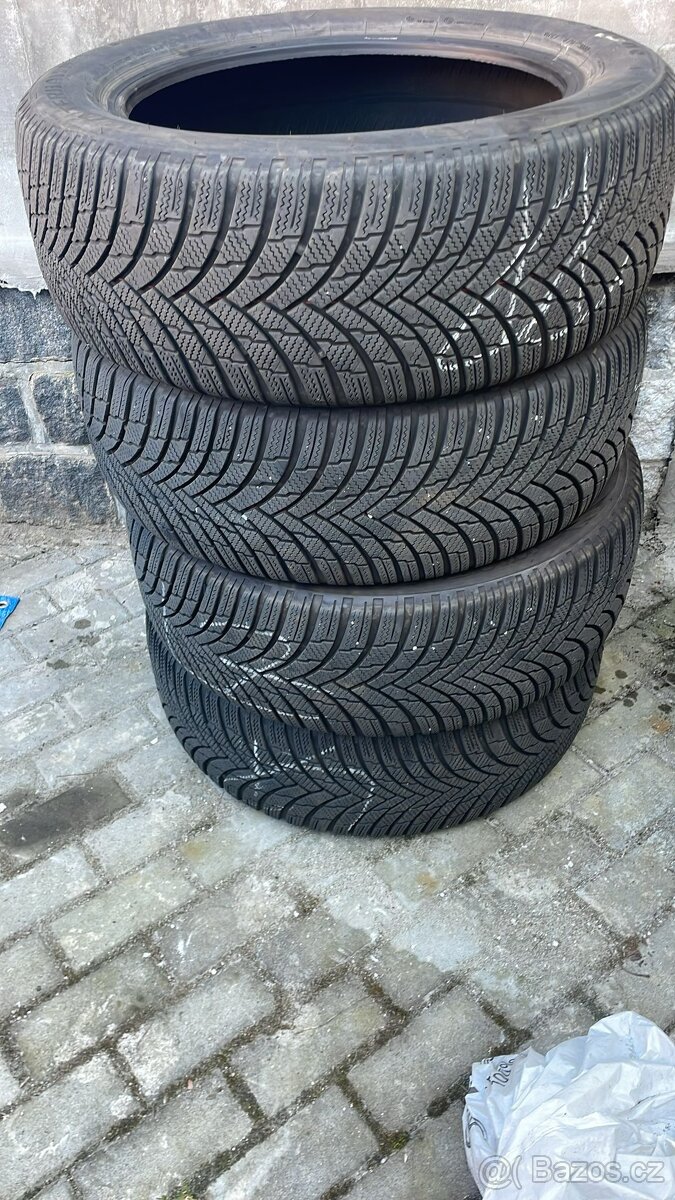Prodám 4 x zimní PNEU FIRESTONE 235/55 R19.