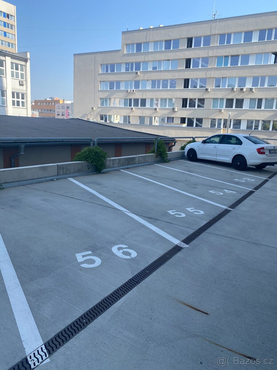 Pronájem parkovacího stání na ulici Lorencova ve Zlíně