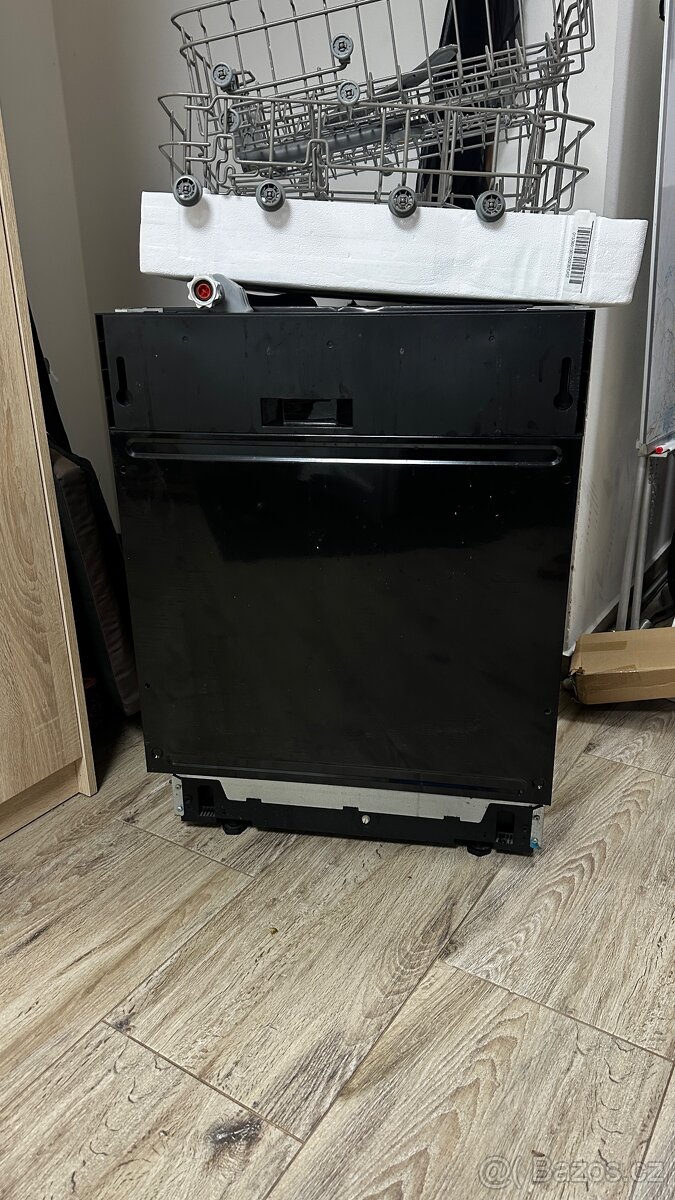 Vestavěná myčka Philco 60