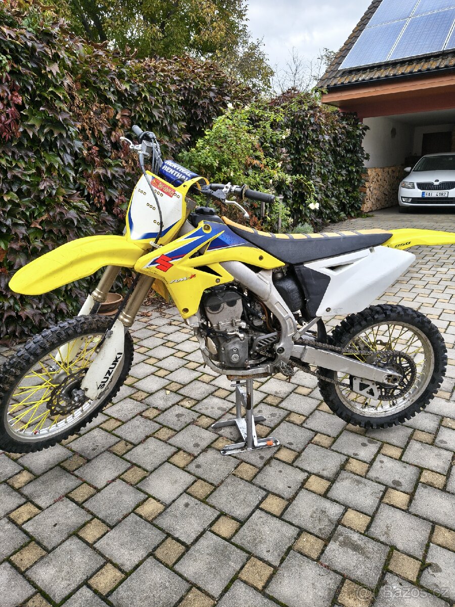 Suzuki rmz 250