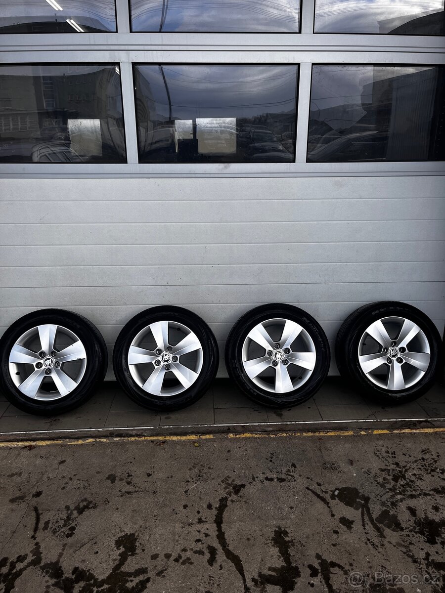 Alu disky R15 ORIGINÁL ŠKODA s letními pneu