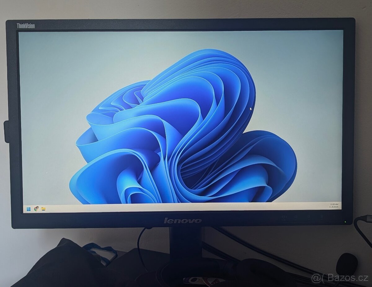 Lenovo ThinkVision 24" Full HD – výborný stav, bez va