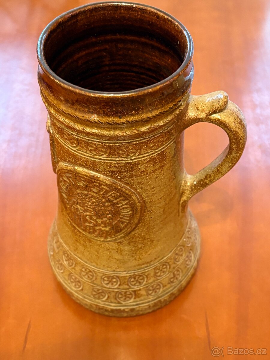 Džbán z autorské keramické dílny David