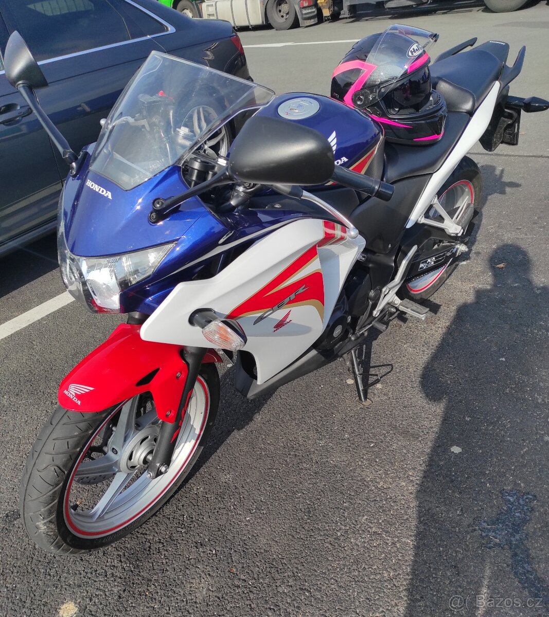 HONDA CBR250R