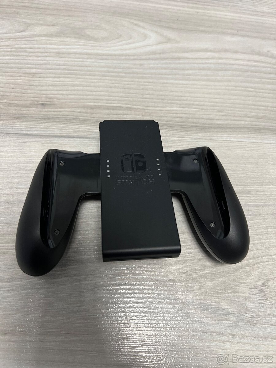 Nintendo switch ovladač  na joy cony grip