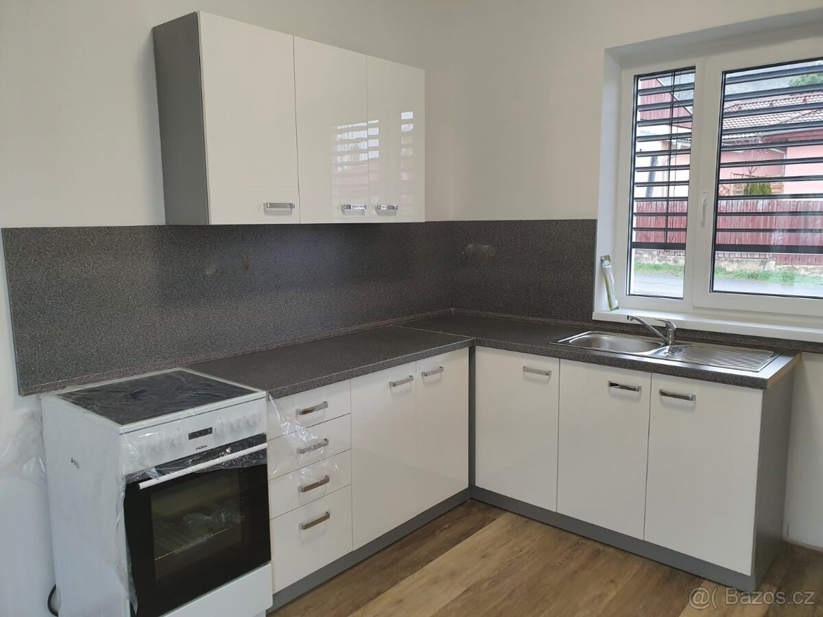 Kuchyňská linka lesk